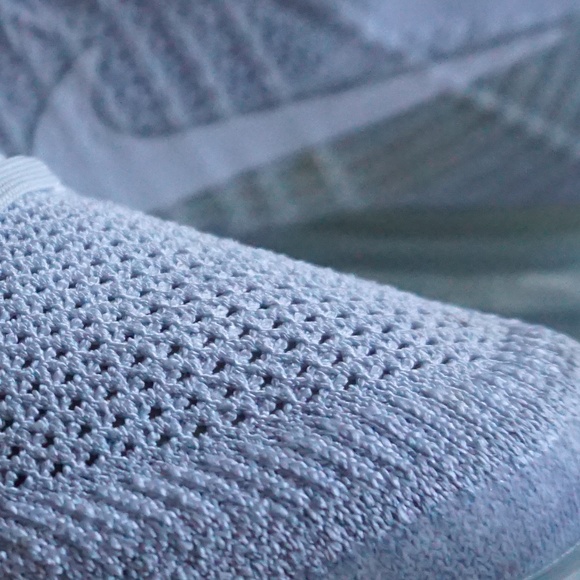 NIKE | WOMEN'S NIKE AIR VAPORMAX FLYNIT - Picture 3 of 13